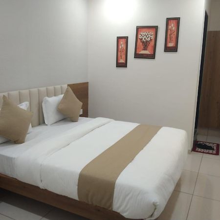 Hotel Md Residency Ānand Dış mekan fotoğraf