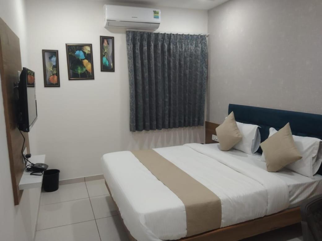 Hotel Md Residency Ānand Dış mekan fotoğraf