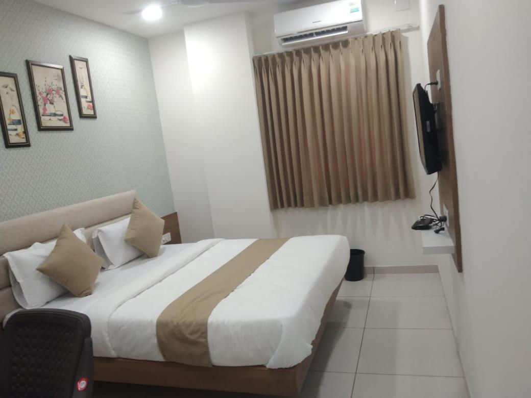 Hotel Md Residency Ānand Dış mekan fotoğraf