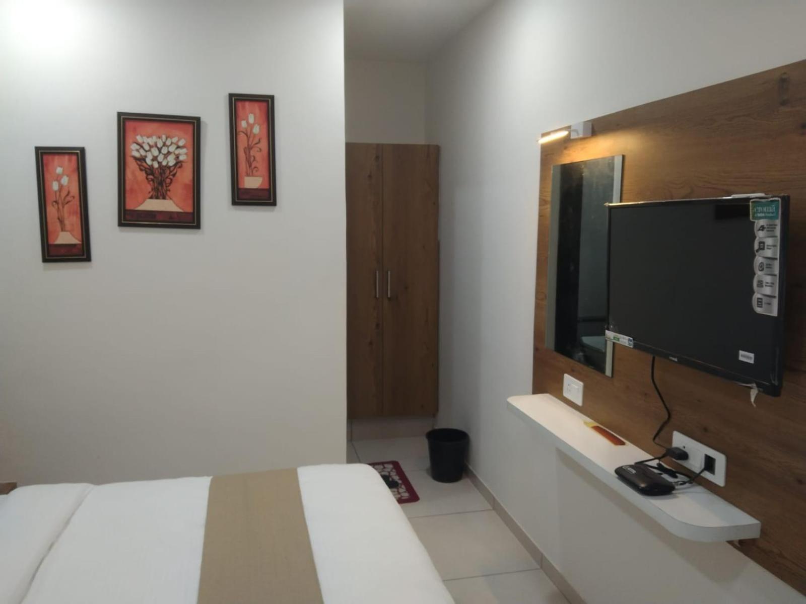 Hotel Md Residency Ānand Dış mekan fotoğraf